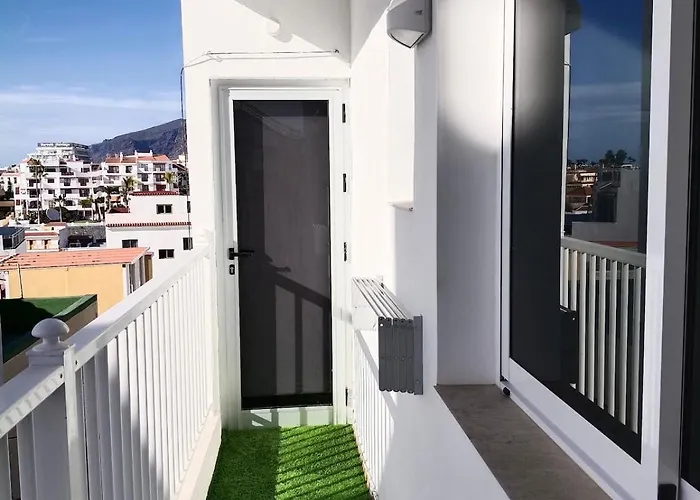 Isabel 4 People * Puerto de Santiago (Tenerife)